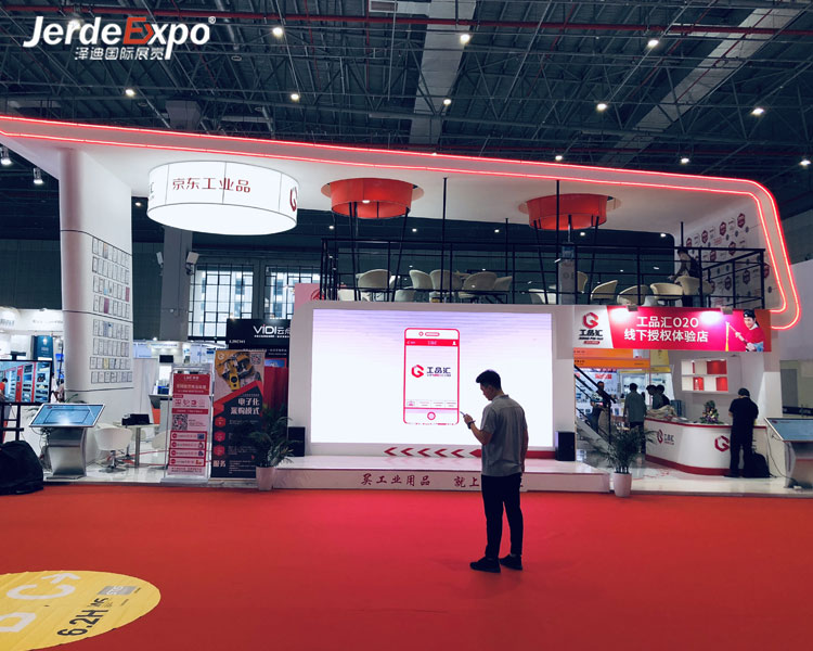 新國際展覽館中雙層展臺搭建時有哪些要求？
